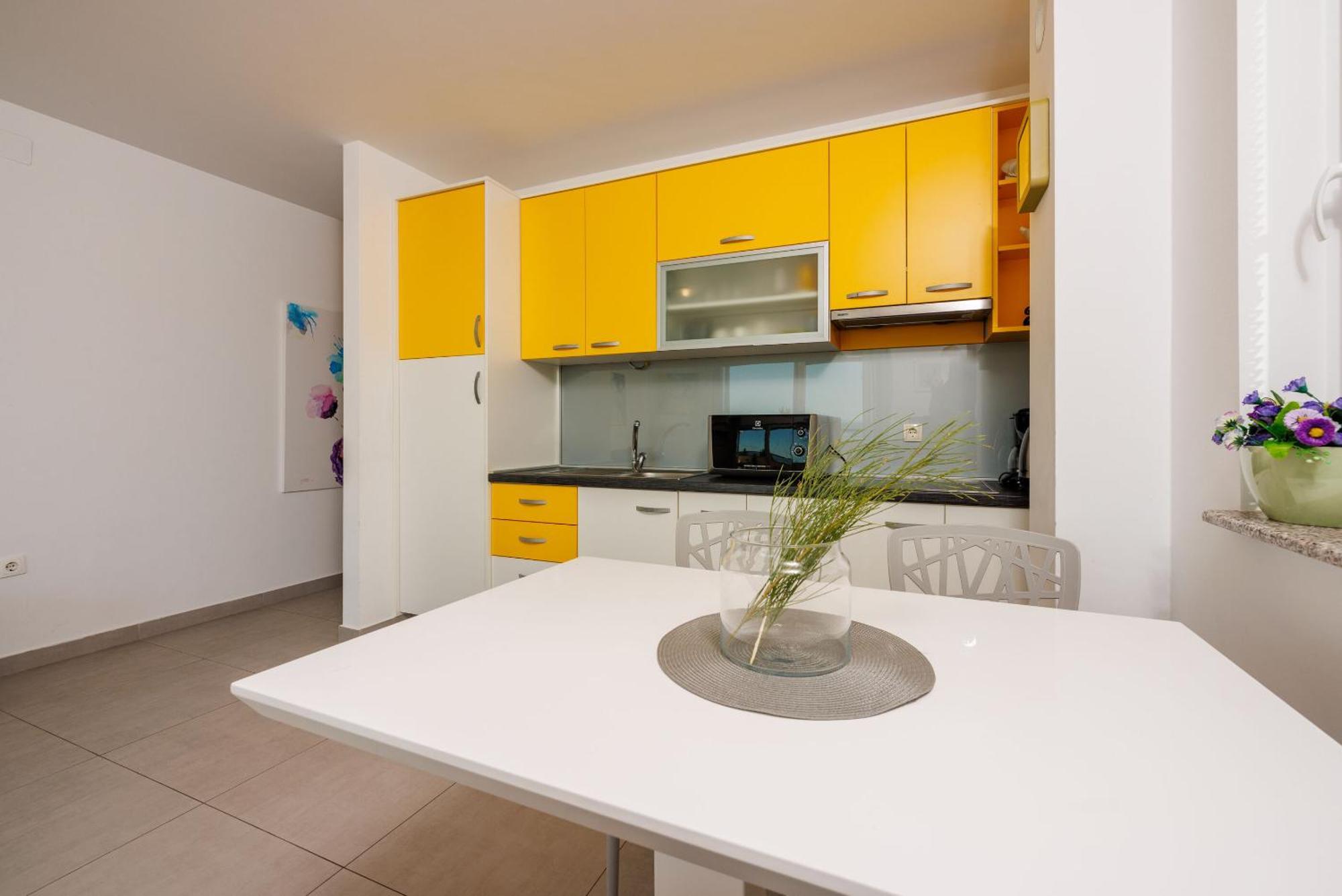 דראמליי Apartments Petak Novi מראה חיצוני תמונה