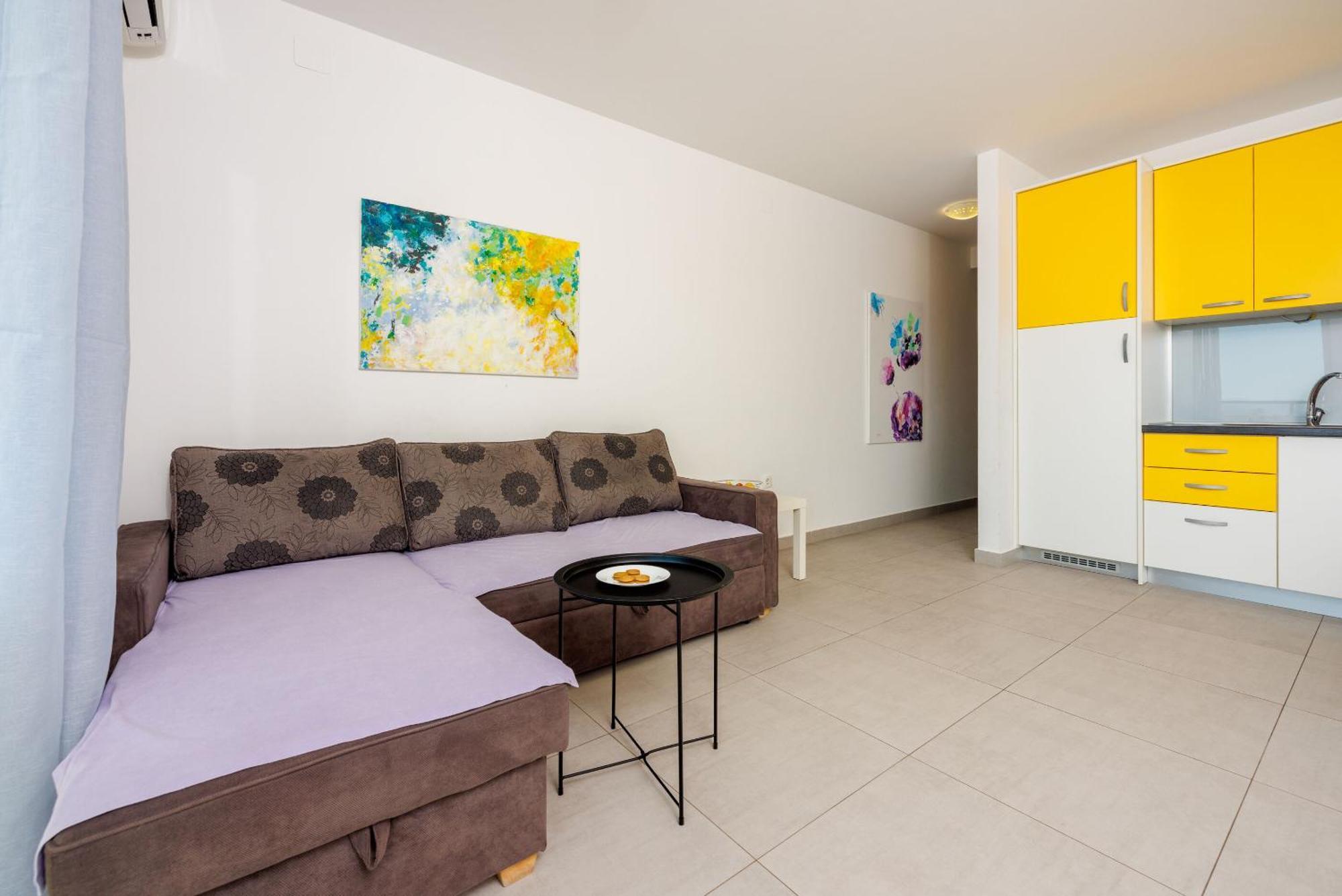 דראמליי Apartments Petak Novi מראה חיצוני תמונה