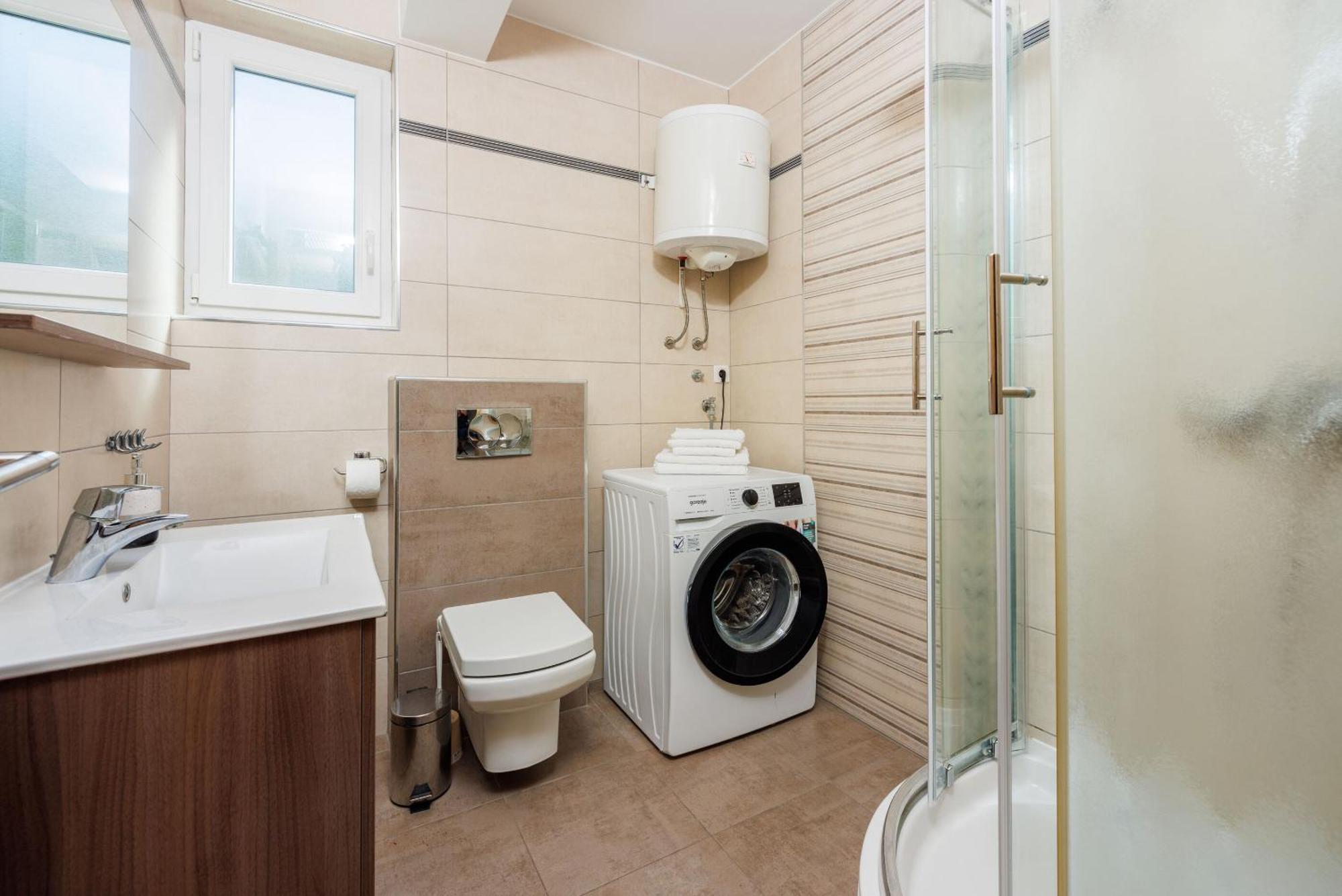 דראמליי Apartments Petak Novi מראה חיצוני תמונה
