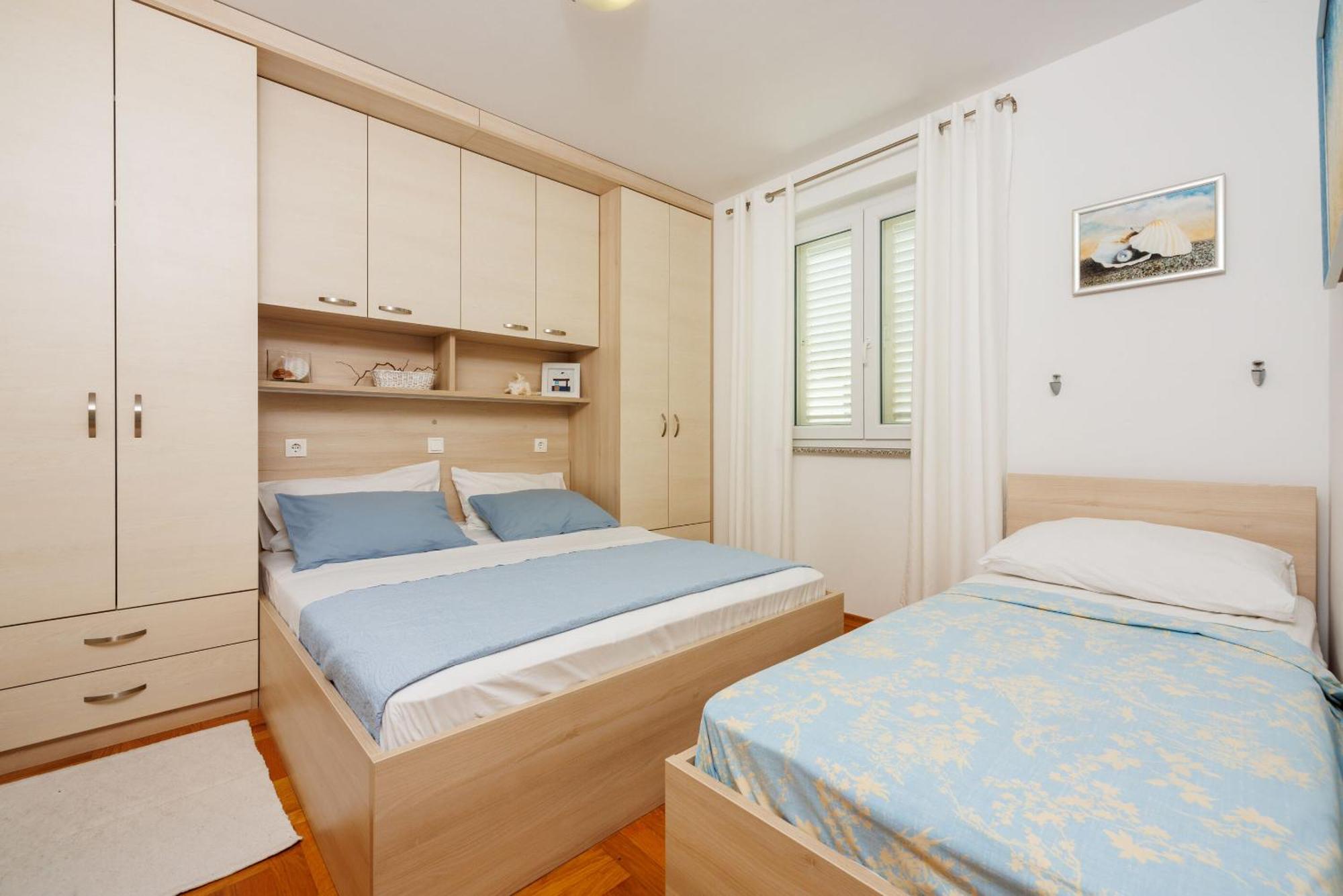 דראמליי Apartments Petak Novi מראה חיצוני תמונה